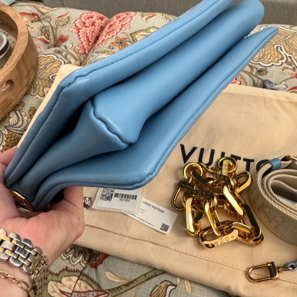 Louis Vuitton Coussin MM - Picture 6 of 13